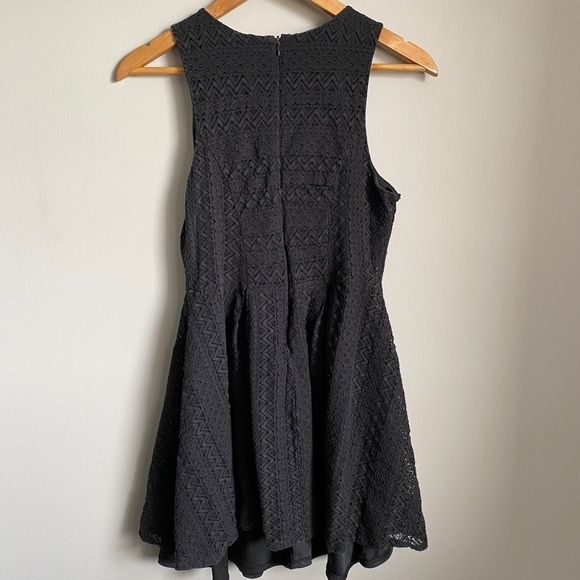 Monteau Women's Black Sleeveless Mini Cocktail Lace Dress Lined Size Large - Picture 4 of 13